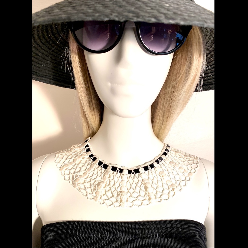 Vintage Lace Collar - Cream and Black